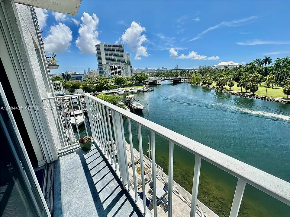 1740 NW North River Dr #516