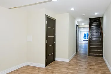 Rented by R New York