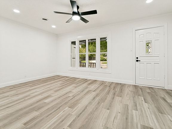 3rd image of 429 Harmon Rd