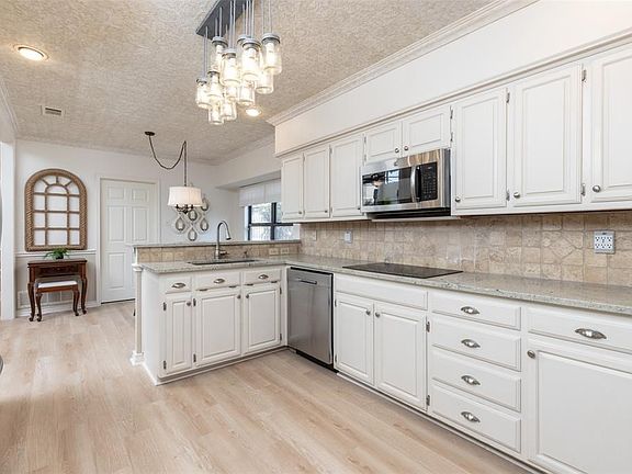 3rd image of 3442 Knob Oak Dr