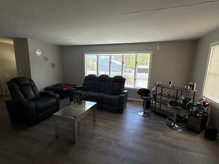 8 Wilcox Ave — Photo 3