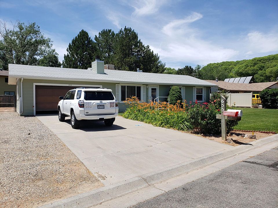 1st image of 655 Wintergreen St
