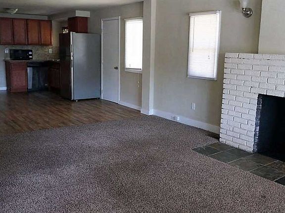 3rd image of 1217 E Illinois Ave