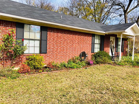 2nd image of 322 W Magnolia Dr
