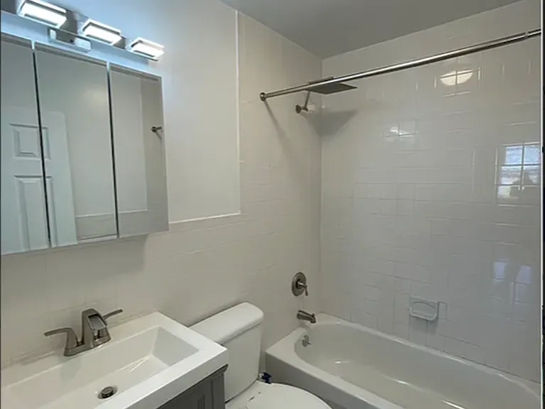 235 Starr St #2L — Photo 12