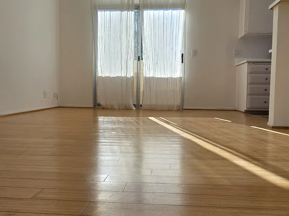 2305 Glendale Blvd #204, Los Angeles, CA 90039