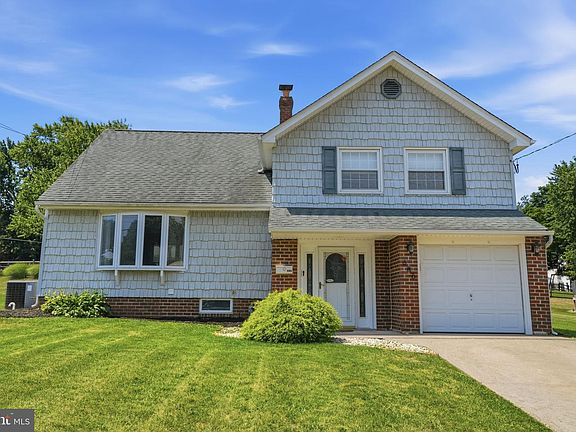 2nd image of 686 Cheryl Dr