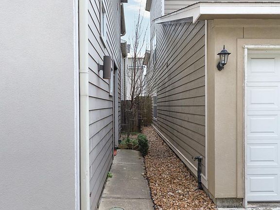 3rd image of 5322 Avenue J