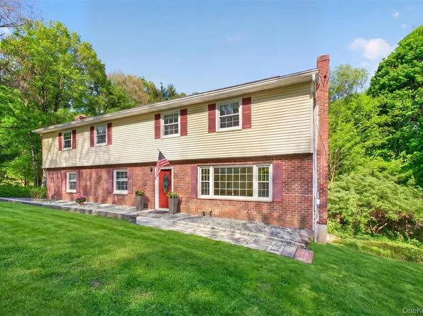 14 Victor Lane, Poughkeepsie, NY 12601