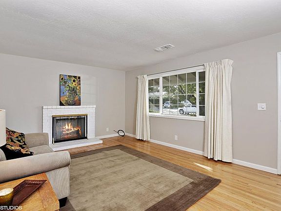 3rd image of 5642 Beauregard Way