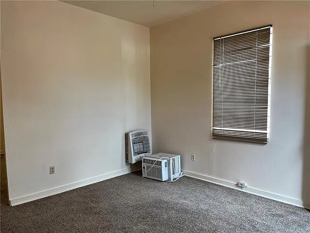 1 bed, 1.0 bath, 819 sqft, $1,200 — Photo 2