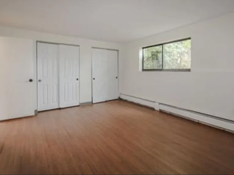 16 Tiffany Rd #4 — Photo 8