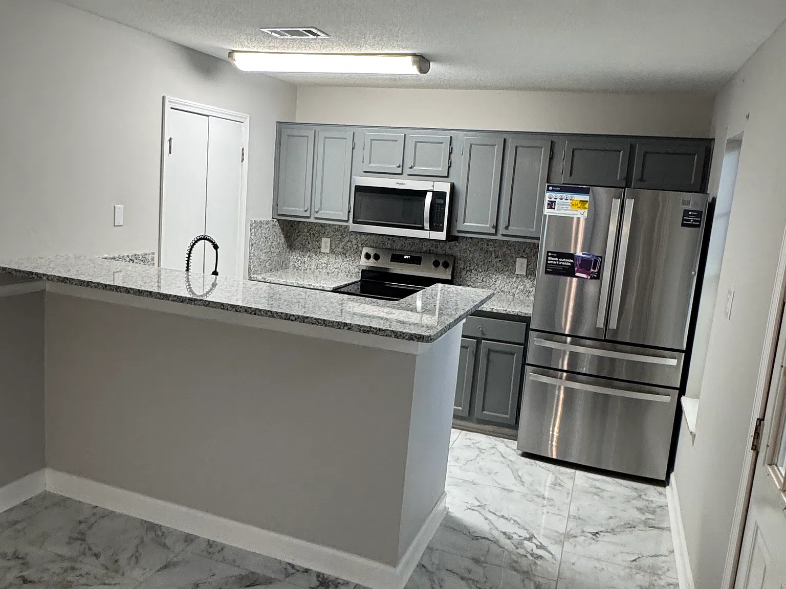 2 bed, 896 sqft, $1,500 — Photo 4
