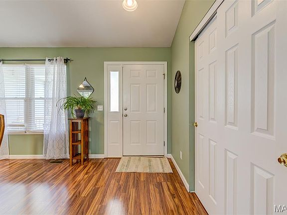 4th image of 621 Green Tree Meadows Dr