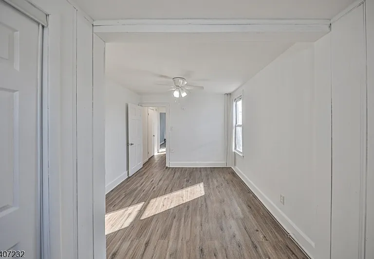 444 James St #B — Photo 23