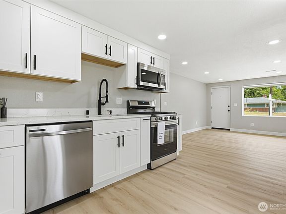 5th image of 14402 Washington Avenue SW #4