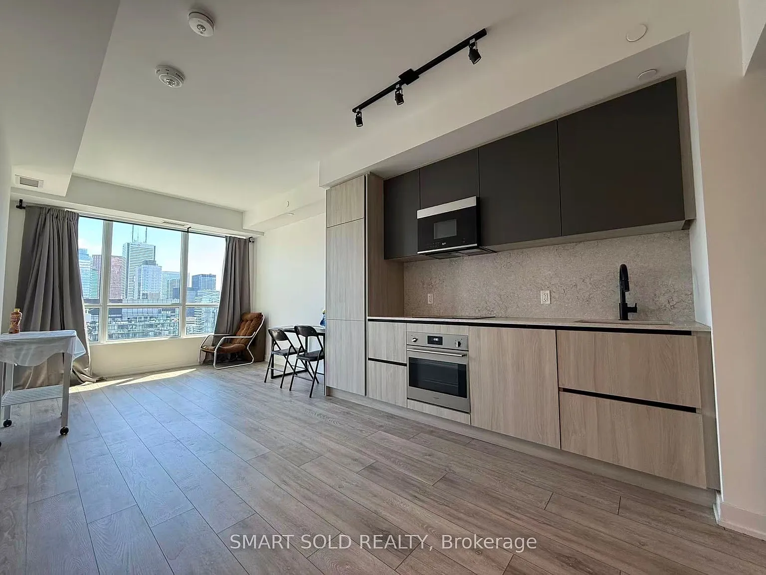 2 bed, $2,900 — Photo 1