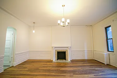 Rented by R New York