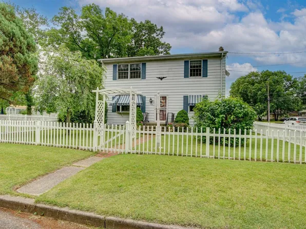 33 3rd St, Old Bridge, NJ 08857