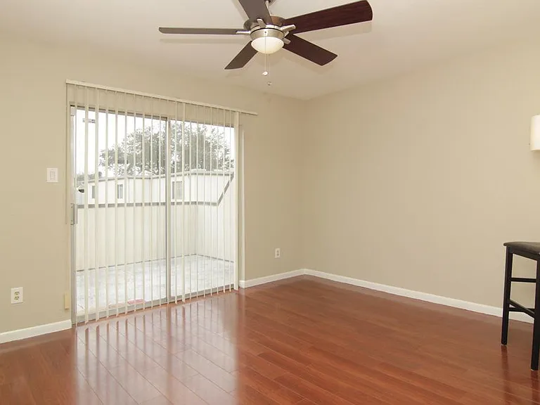 1300 Augusta Dr #32 — Photo 10