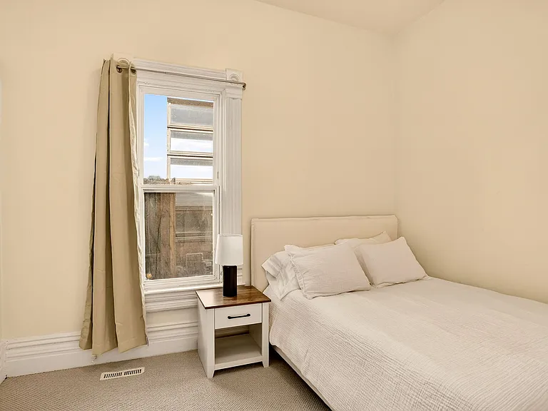 2215 Meade St — Photo 15