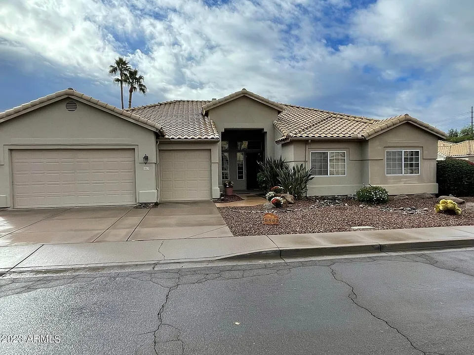 8863 E Surrey Ave