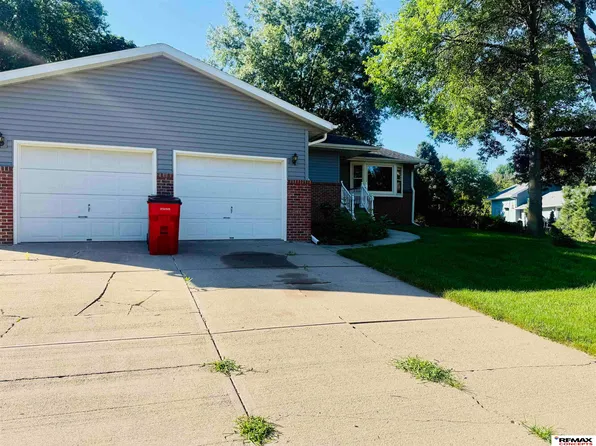 6530 Densmore Rd, Lincoln, NE 68512