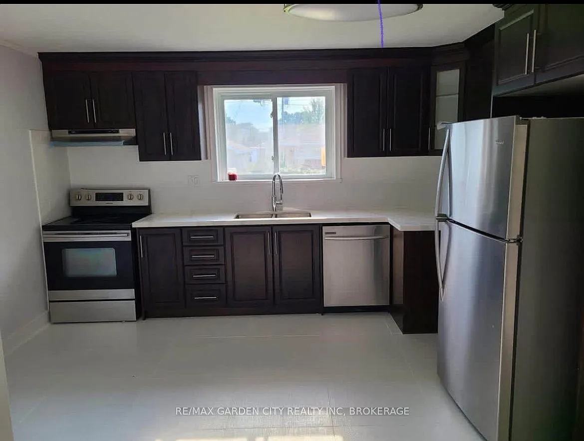 3 bed, $2,400 — Photo 3