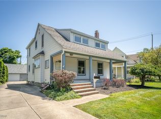 17927 Canterbury Rd, Cleveland, OH 44119