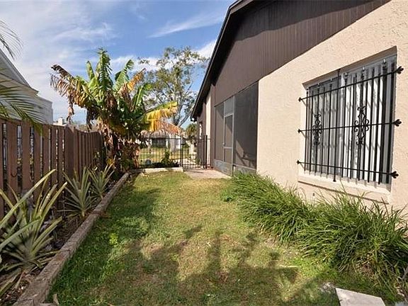 5th image of 652 Stanhope Dr