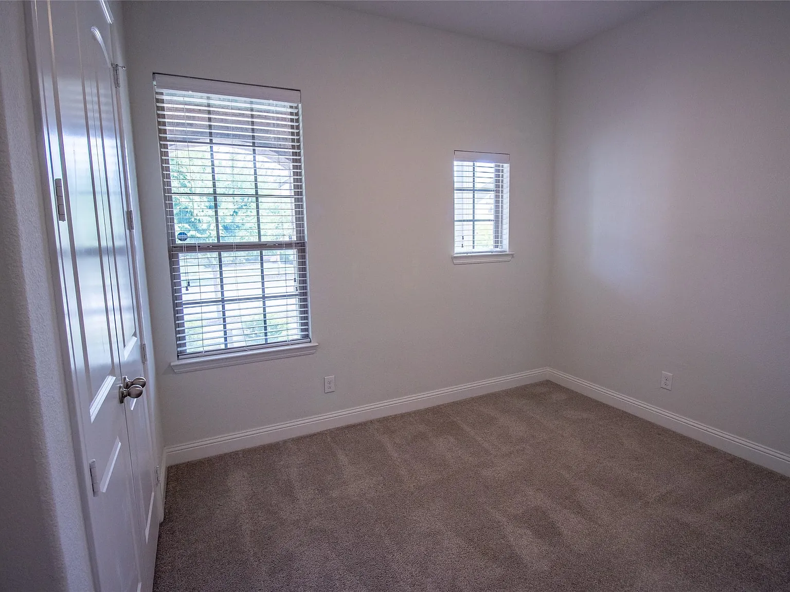 3 bed, 2.0 bath, 1930 sqft, $2,750 — Photo 3