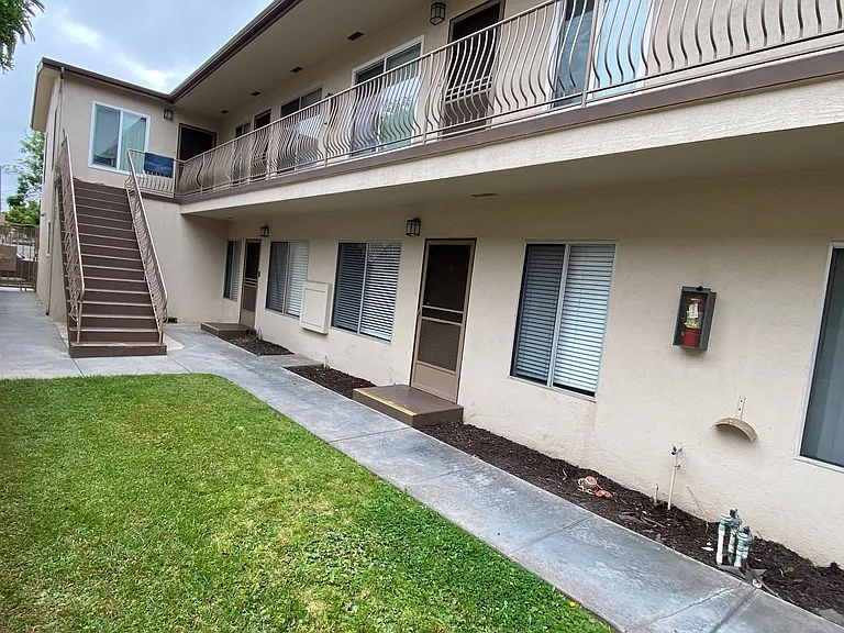 1019 Stanley Ave #1029 — Photo 23