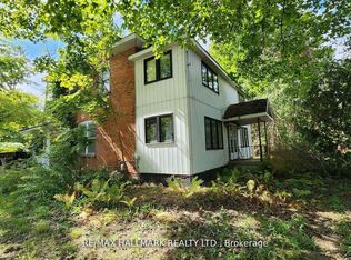 26 Lakeshore Rd W, Oro Medonte, ON L0L2E0