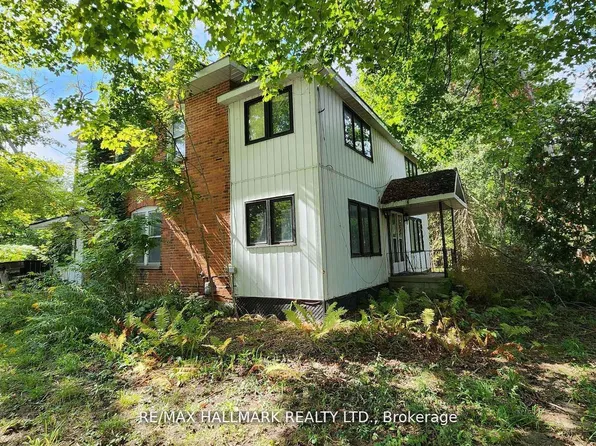 26 Lakeshore Rd W, Oro Medonte, ON L0L 2E0