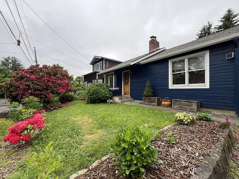 7311 SW 3rd Ave — Photo 4