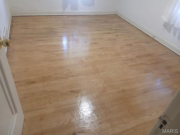 5th image of 3101 Gary Dr