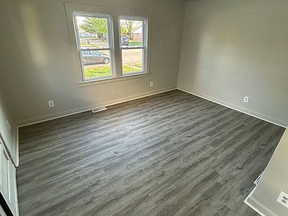 2nd image of 841 Stanley Ave