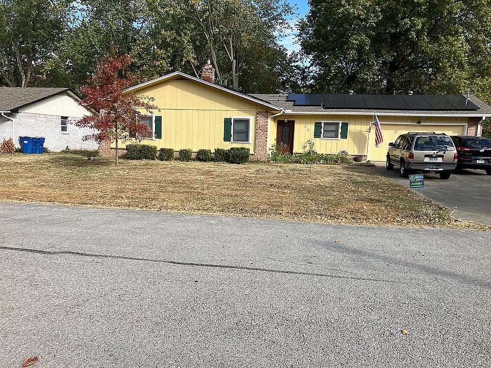1st image of 205 SE 13th St