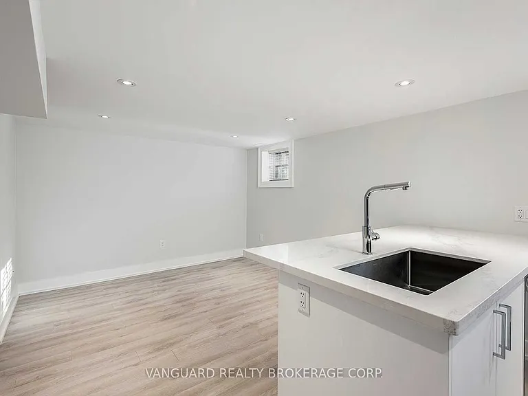 187 Brooke Ave #BASEMENT — Photo 5