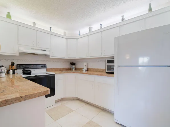 119 Lake Pine Circle #D-2, Greenacres, FL 33463