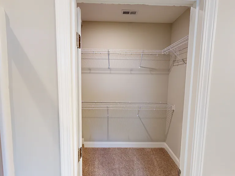 1056 Moen Loop — Photo 24