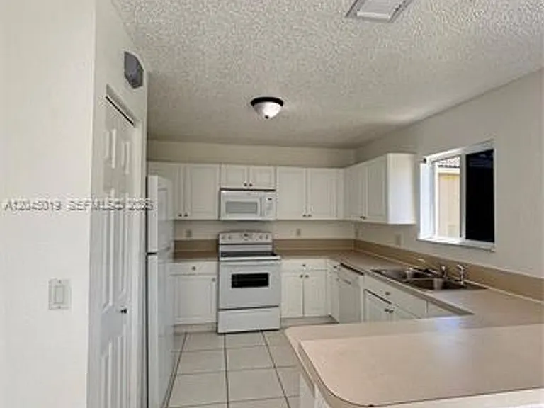 21339 SW 87th Ct #21339 — Photo 20