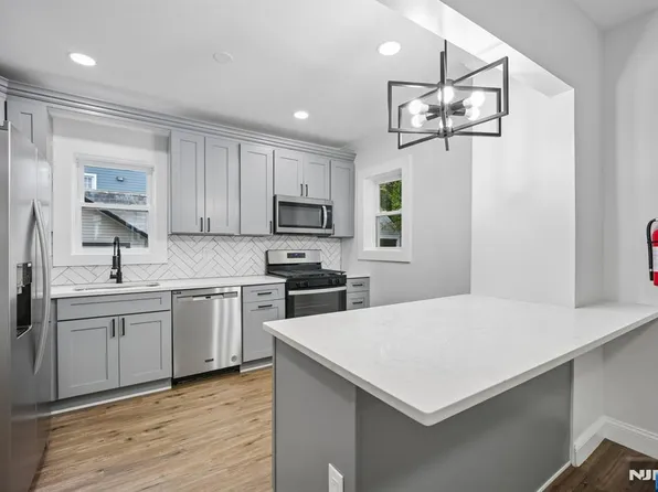 18 Hilton Ave, Maplewood, NJ 07040