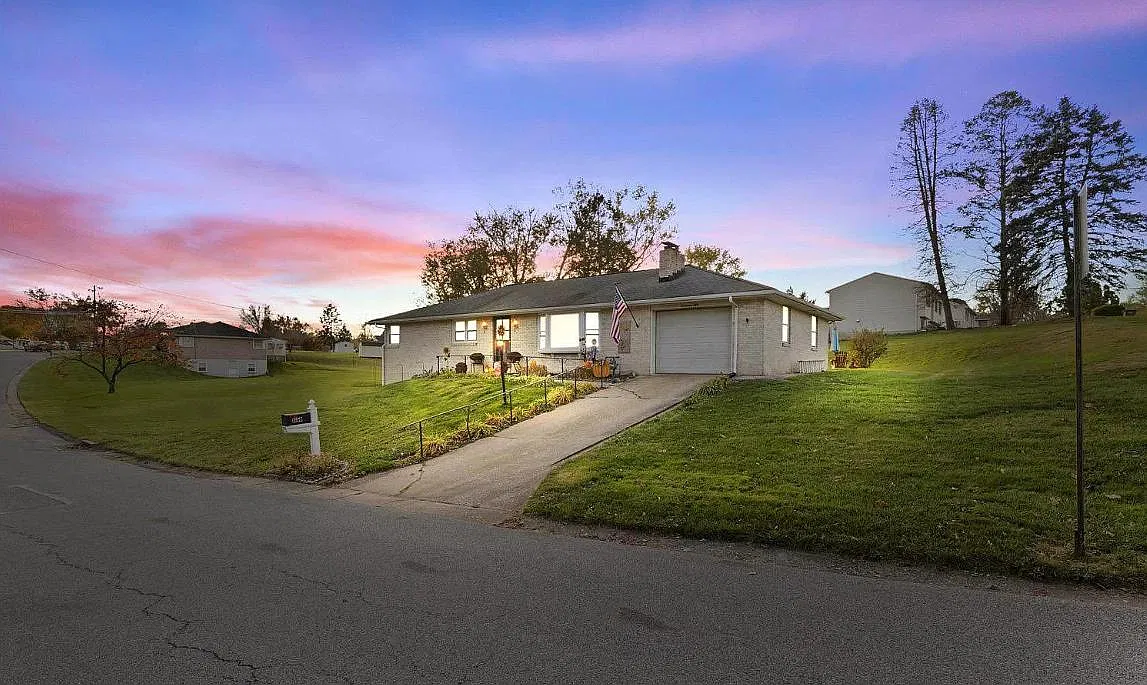 3 bed, 2122 sqft, $2,000 — Photo 3