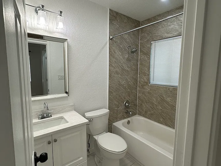 4520 Holland St — Photo 9
