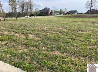 155 Falling Brook Dr, Paducah, KY 42003