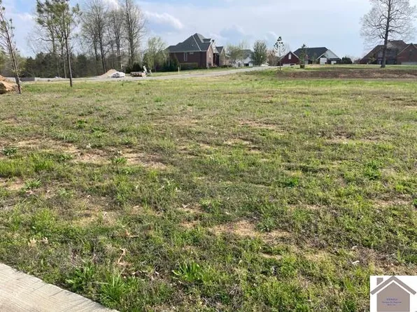 155 Falling Brook Dr, Paducah, KY 42003