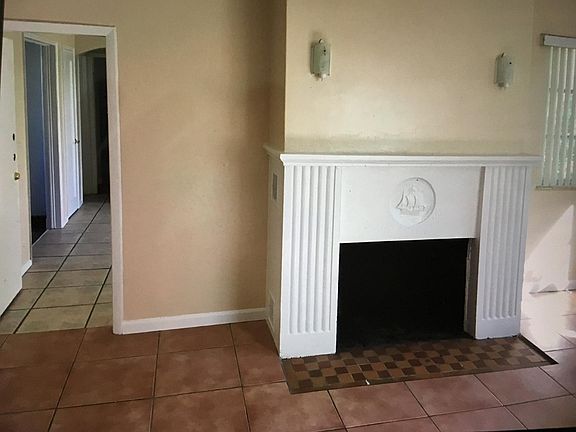 5th image of 12285 NE 6th Ave