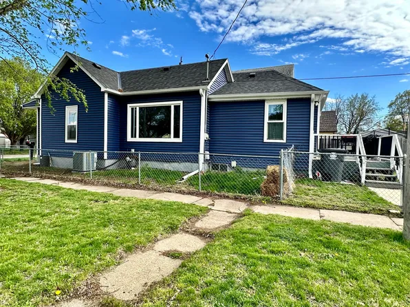 1900 S 11th St, Council Bluffs, IA 51501