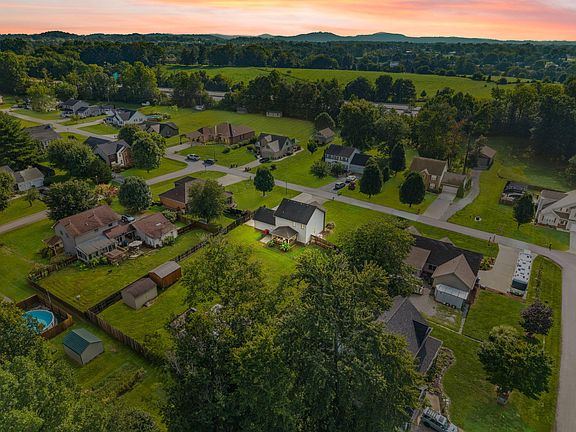 2nd image of 321 Huckleberry Ln